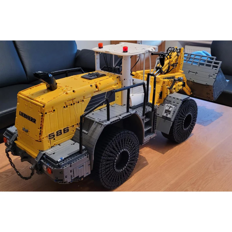 12135PCS MOC-49777 Liebherr L586 - Pro Version - Image 5