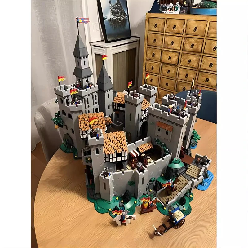 12988pcs MOC-129180 Extended Lion Knights Castle - Image 3