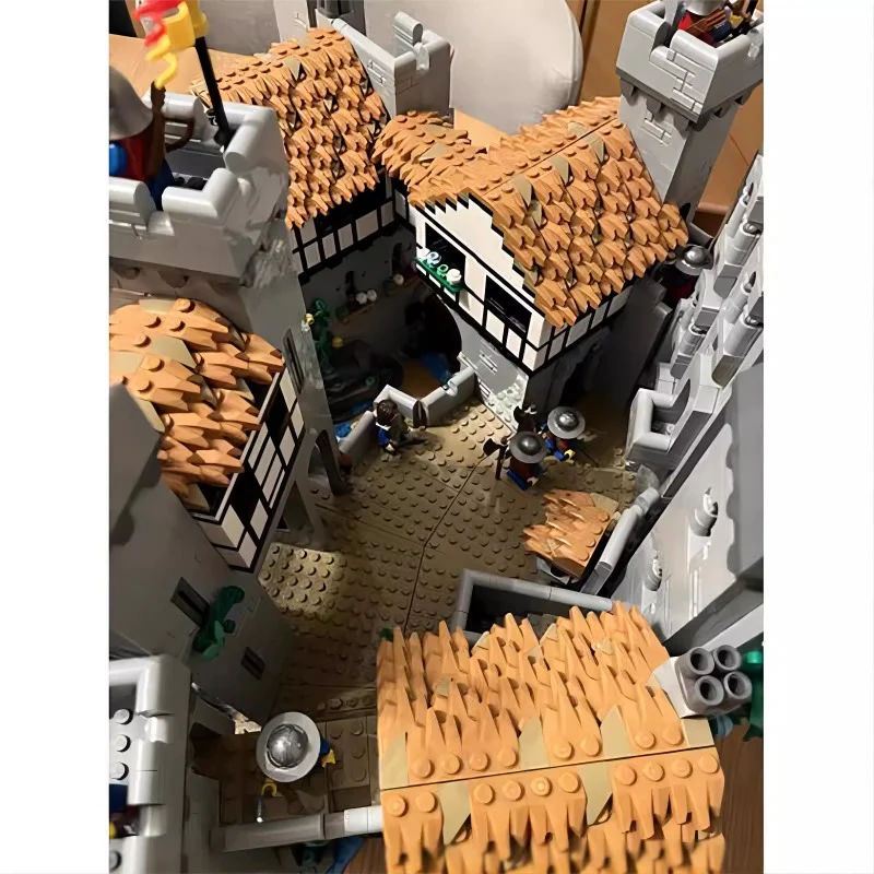 12988pcs MOC-129180 Extended Lion Knights Castle - Image 5