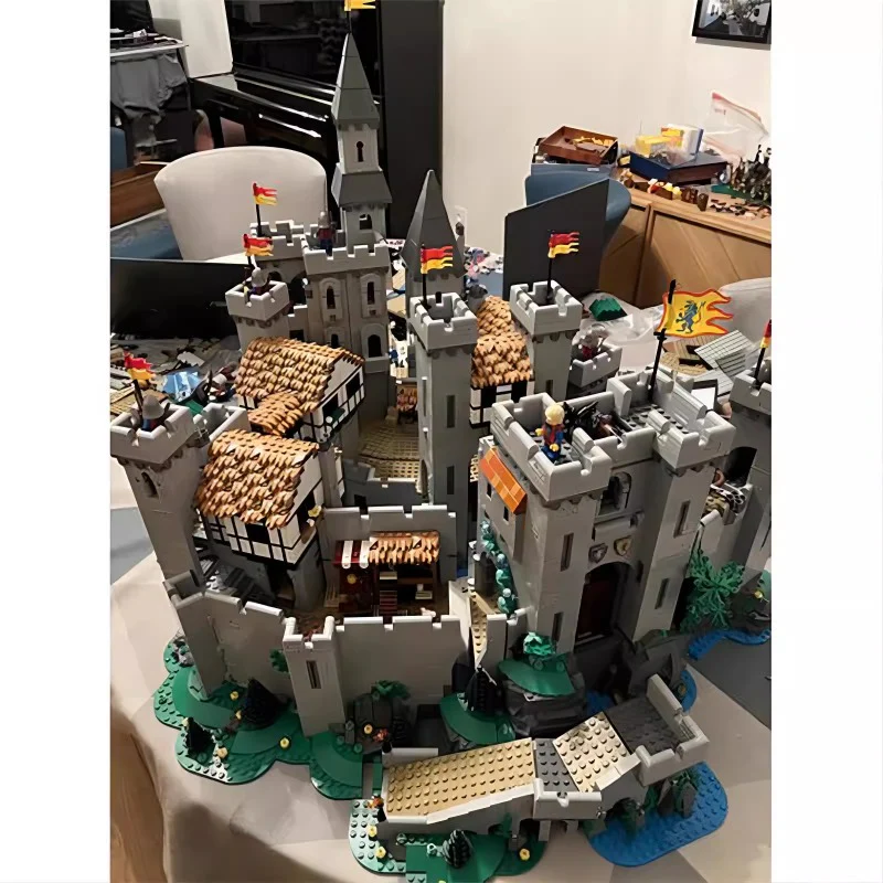 12988pcs MOC-129180 Extended Lion Knights Castle - Image 6