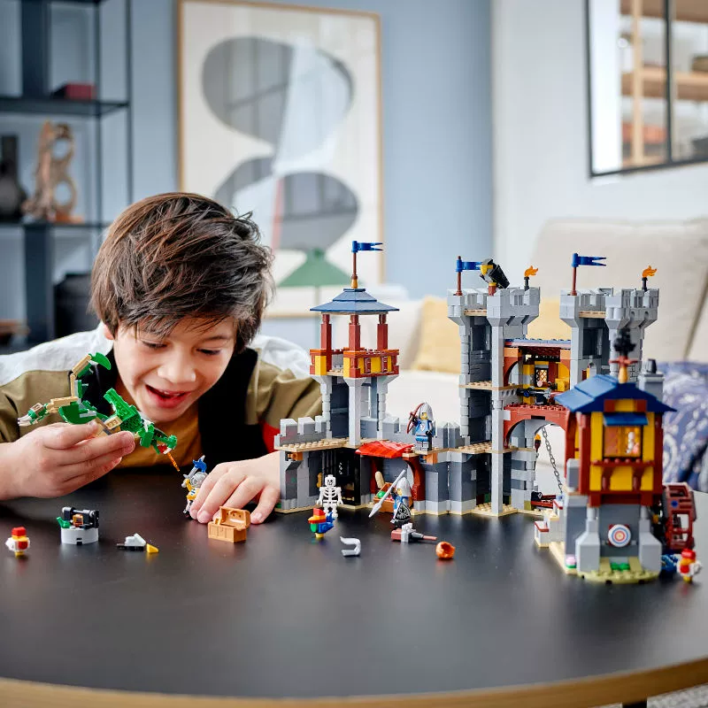 1426 pcs Medieval Castle - Image 3