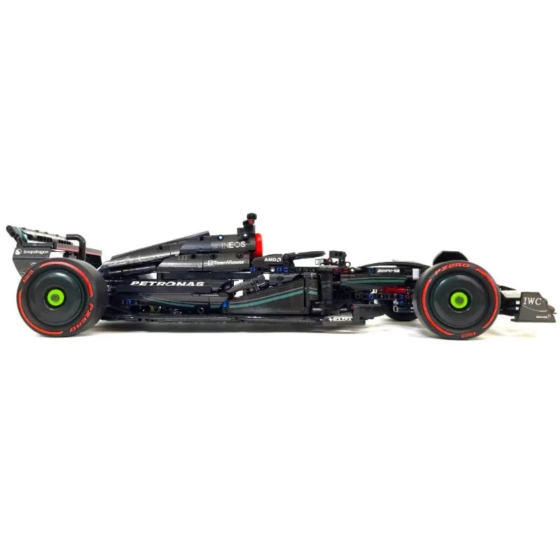 1642 pcs Mercedes-AMG F1 W14 E Performance 1:8 - Image 10