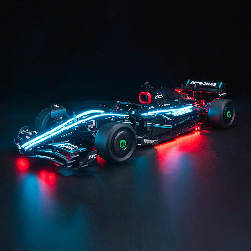 1642 pcs Mercedes-AMG F1 W14 E Performance 1:8 - Image 2