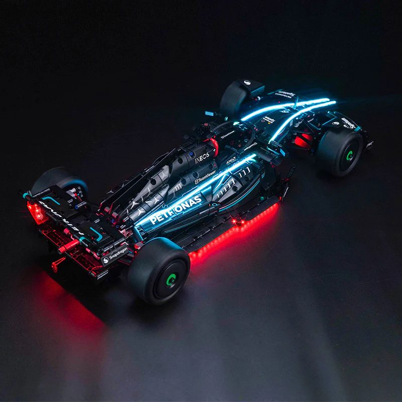 1642 pcs Mercedes-AMG F1 W14 E Performance 1:8 - Image 3