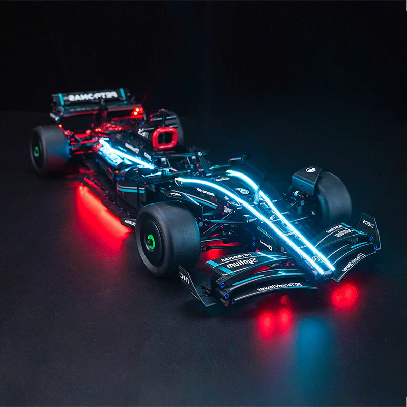 1642 pcs Mercedes-AMG F1 W14 E Performance 1:8 - Image 4