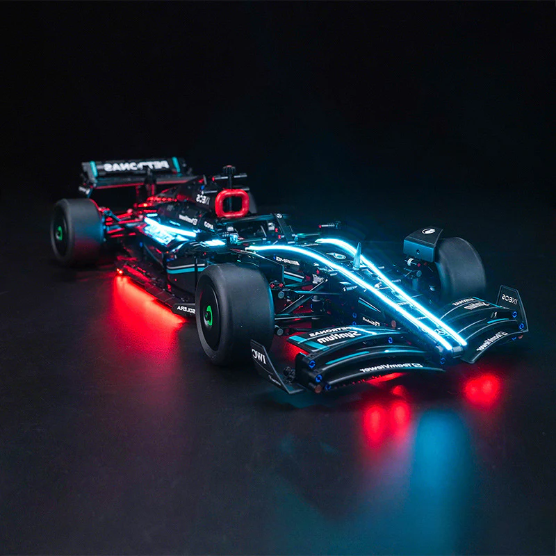 1642 pcs Mercedes-AMG F1 W14 E Performance 1:8 - Image 5