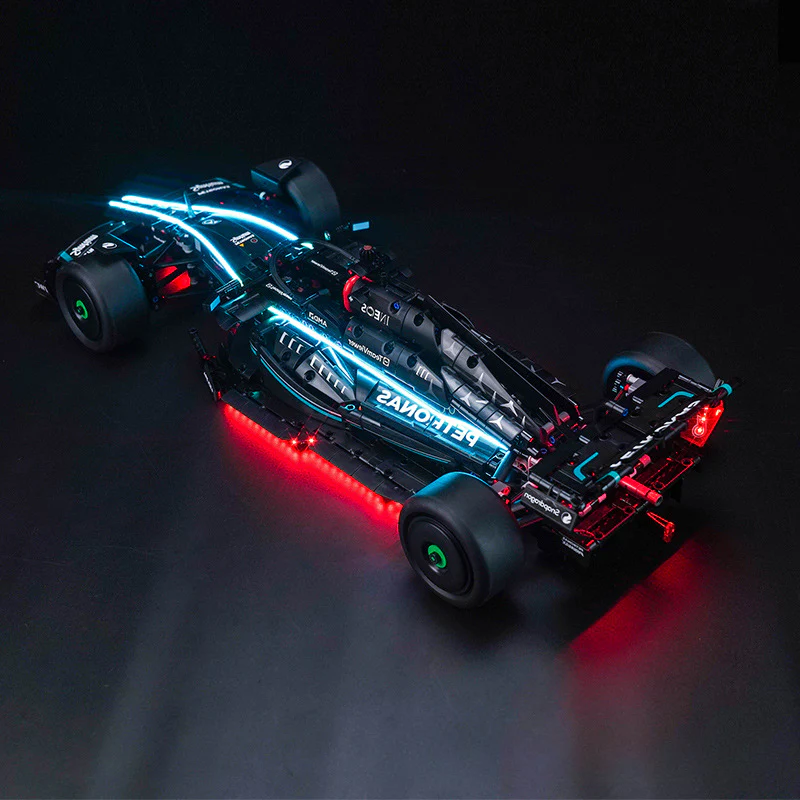 1642 pcs Mercedes-AMG F1 W14 E Performance 1:8 - Image 6