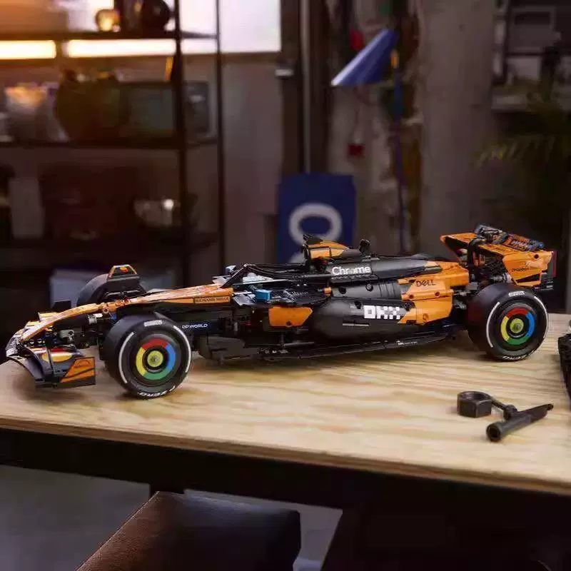 1675pcs McLaren F1 Team MCL39 1:8 - Image 3