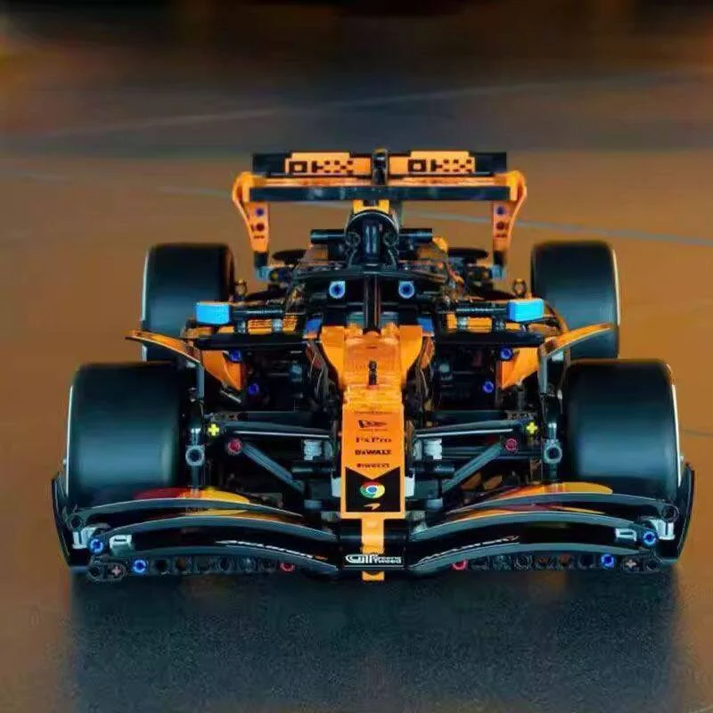 1675pcs McLaren F1 Team MCL39 1:8 - Image 4