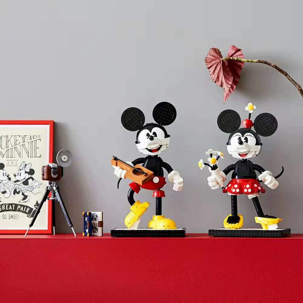 1739 pcs Mickey Mouse and Minnie Mouse Buildable Characters - Image 4