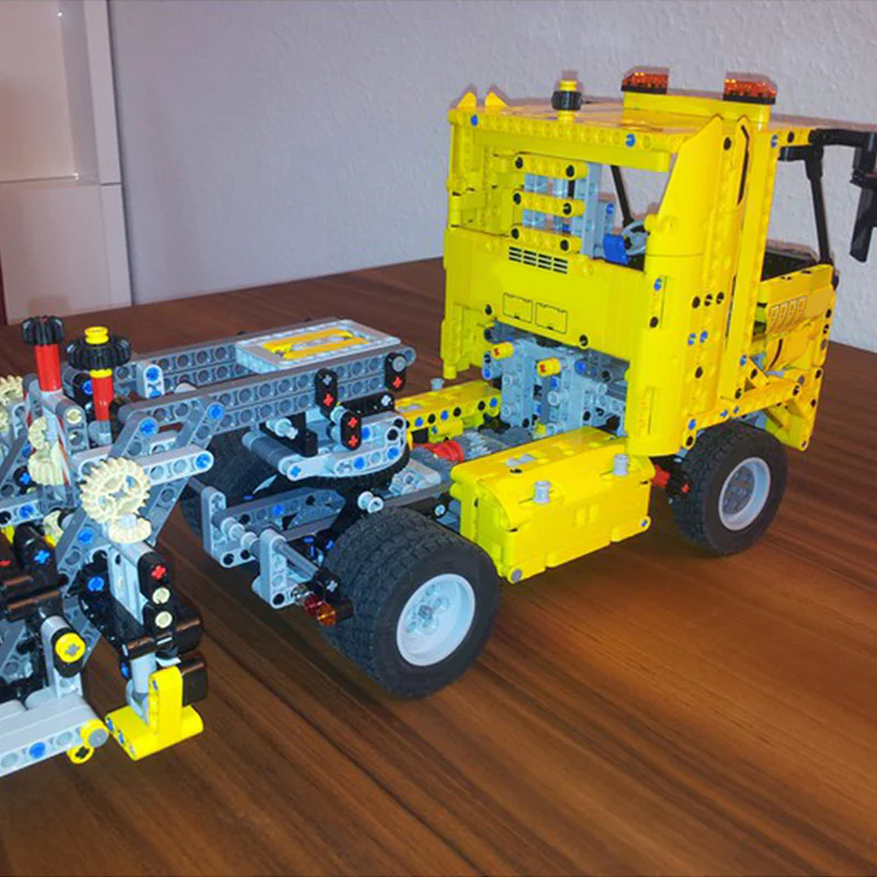 2024pcs MOC-3196 42009 C-Model Tieflader (Low Loader) - Image 3