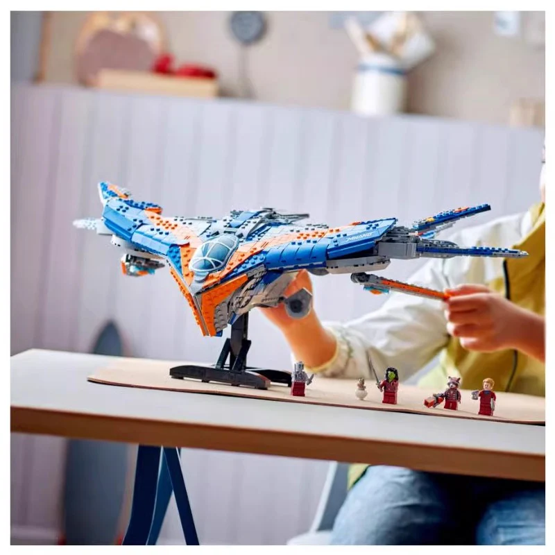 2090 pcs The Milano Spaceship - Image 3