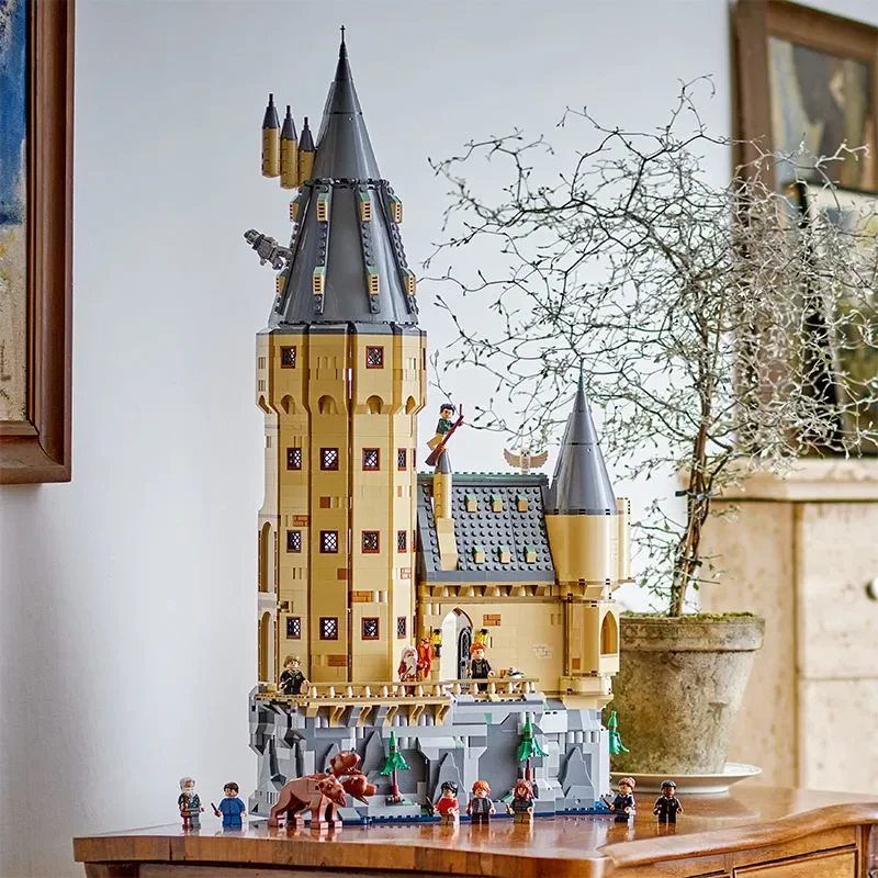 2135 pcs Hogwarts Castle: The Main Tower - Image 4