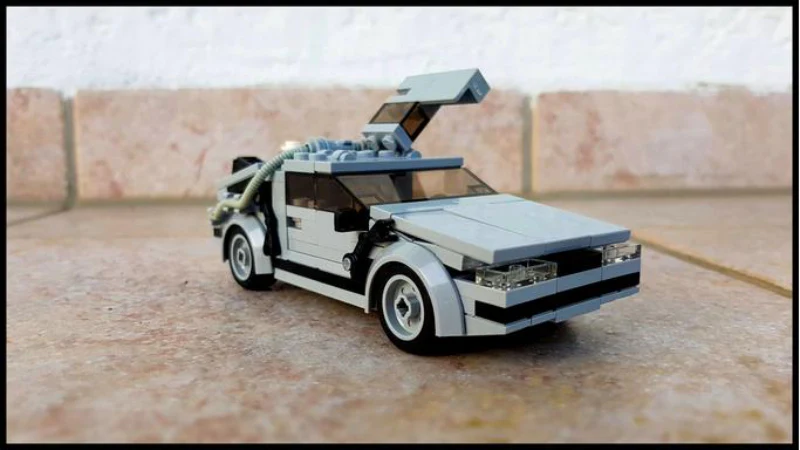 214pcs MOC-23436 Delorean from BACK TO THE FUTURE in minifig scale - Image 2