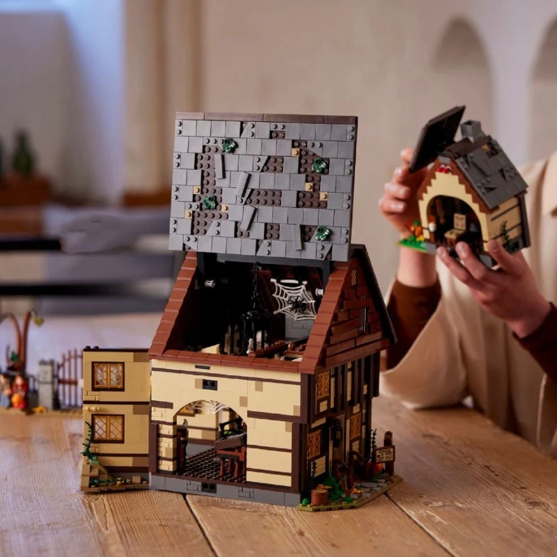 2316pcs 10900 Hocus Pocus The Sanderson Sisters' Cottage - Image 3
