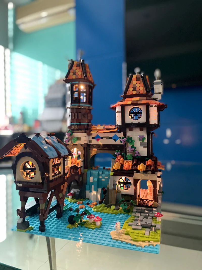 2488PCS JS89149 JIESTAR Medieval Riverside Scholar - Image 3