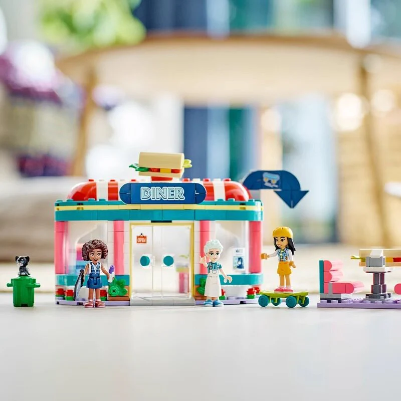 346 pcs Heartlake Downtown Diner - Image 2