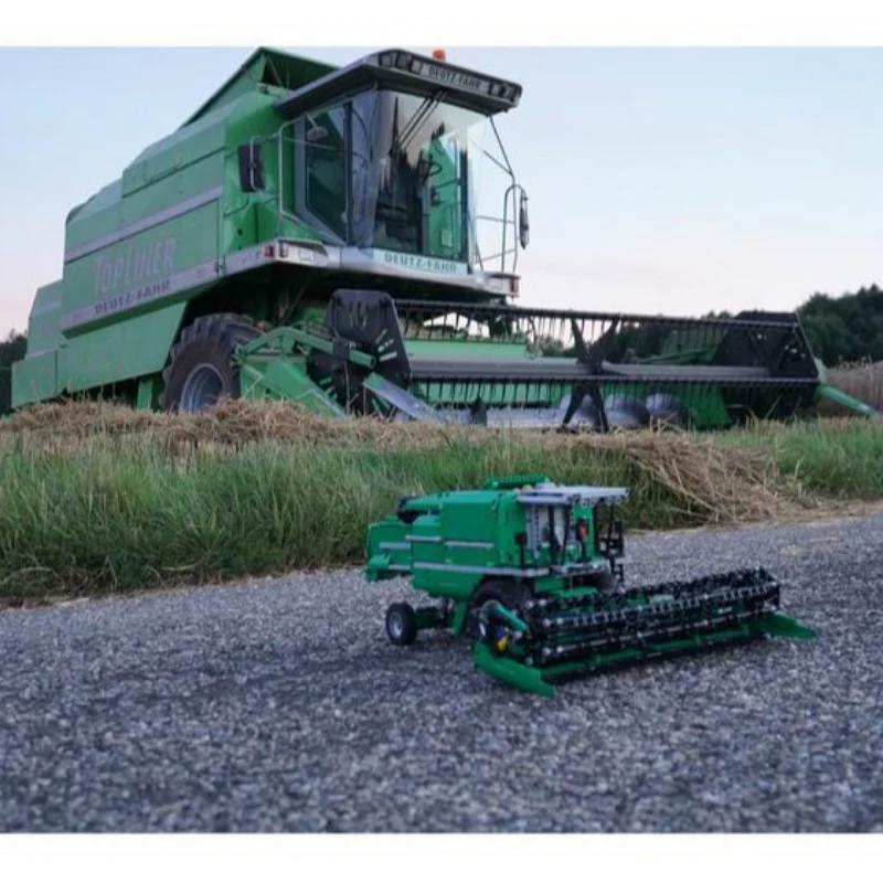 3494pcs MOC-105824 Combine Harvester Full RC (DEUTZ-FAHR TopLiner 4080HTS) - Image 4