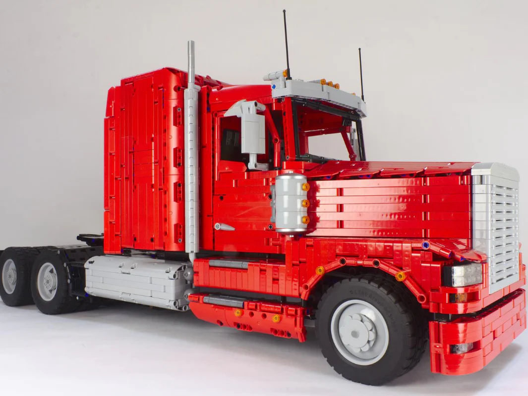 6050PCS MOC-46978 US Semi Truck - Image 6
