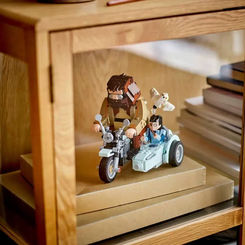 617 pcs Harry Potter Hagrid & Harry's Motorcycle - Image 2