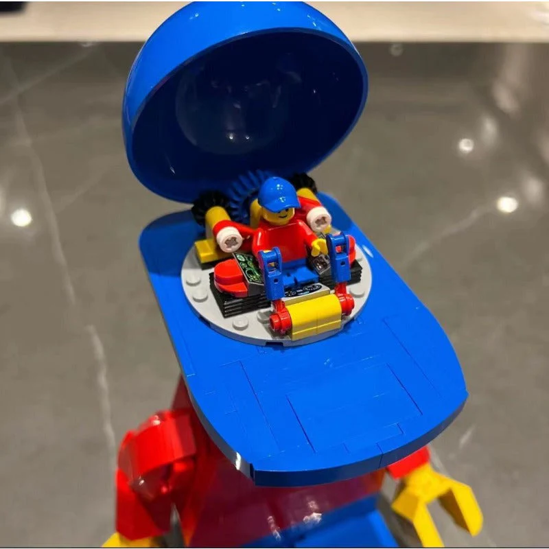 654 pcs 40649 Up-Scaled Minifigure - Image 3