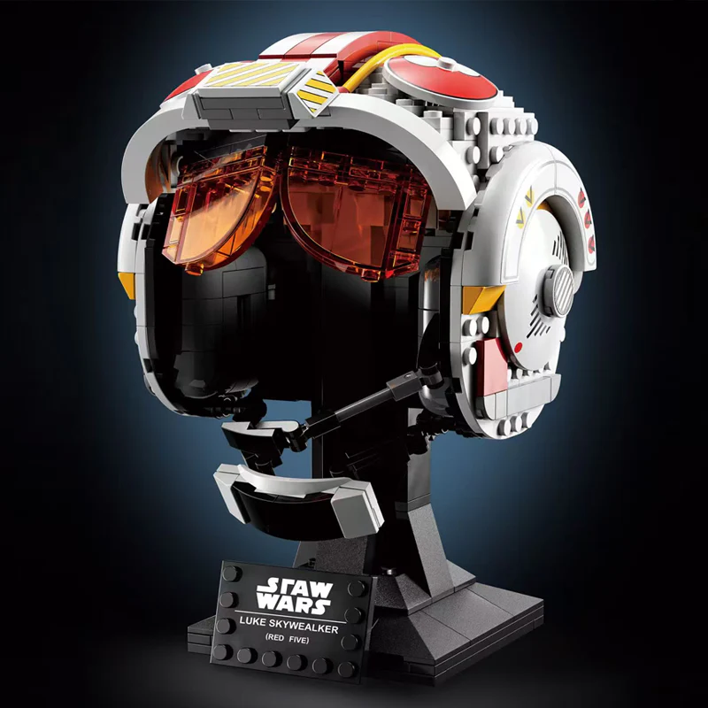 676 pcs Luke Skywalker (Red Five) Helmet - Image 10