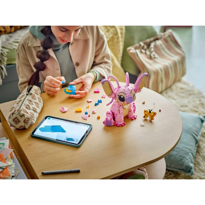 784 pcs Disney Buildable Angel - Image 4