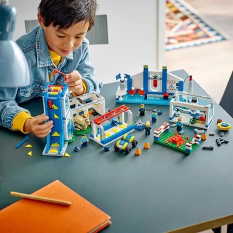 823 pcs Police Training Academy - Image 5