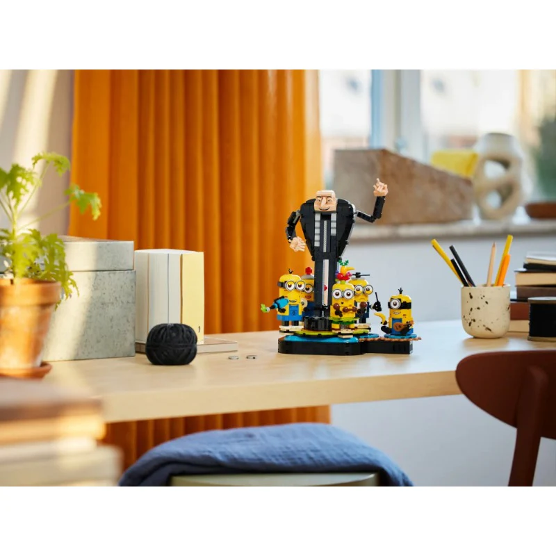 839 pcs Brick-Built Gru and Minions - Image 3