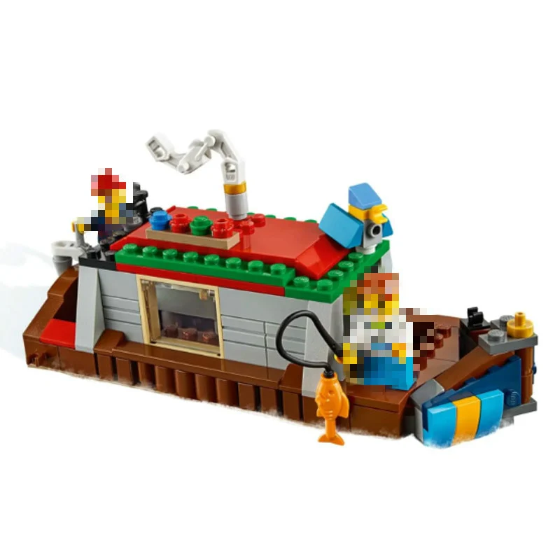 305 pcs Creator Series Wilderness Hut compatible 31098 - Image 3