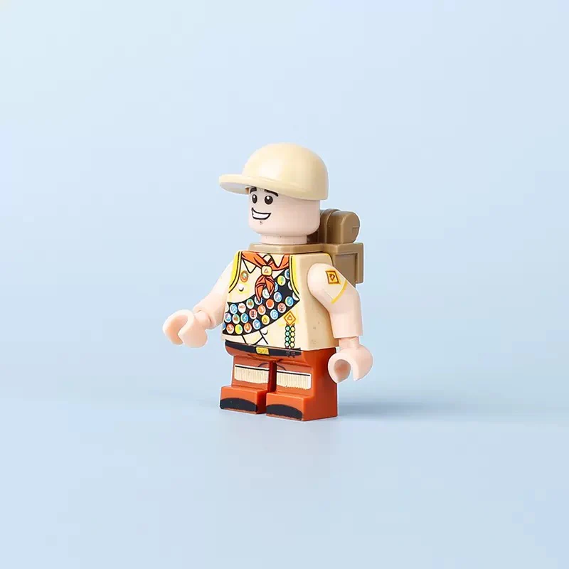 Flying House Tour Minifigures Fred and Russell - Image 5