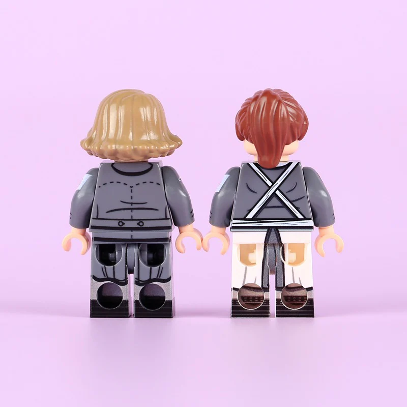 MTUV080-081 German female nurses during World War II Minifigures - Image 3