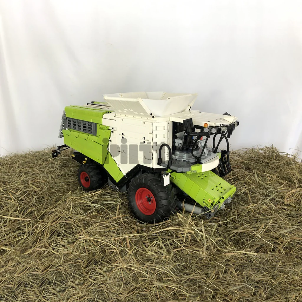 6928PCS MOC-71485 Claas Lexion 8900 Combine Harvester - Image 4