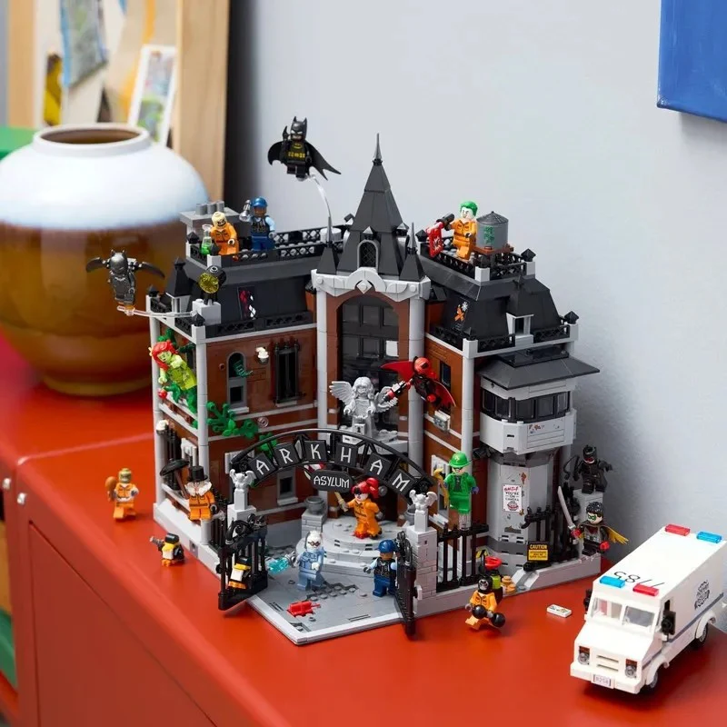 2953 pcs Arkham Asylum - Image 8