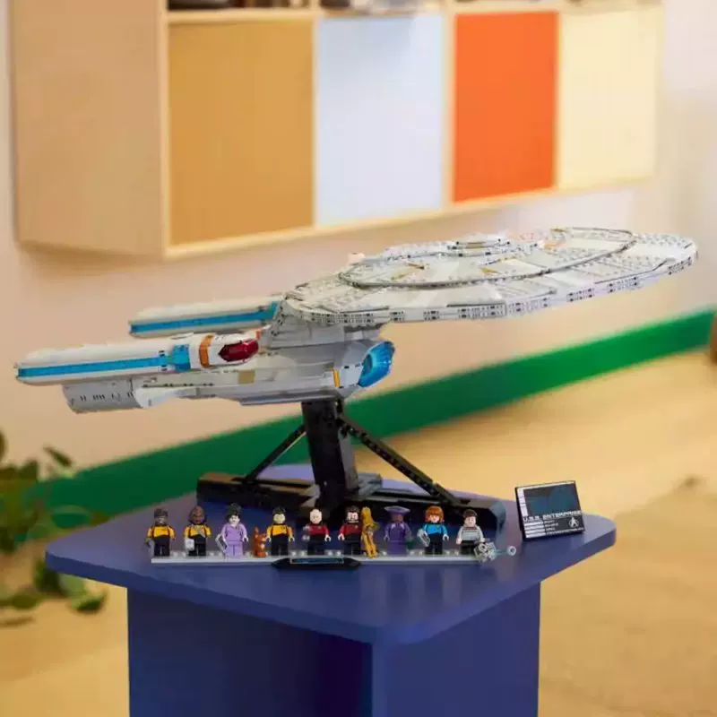3600 pcs Star Trek: U.S.S. Enterprise NCC-1701-D - Image 3