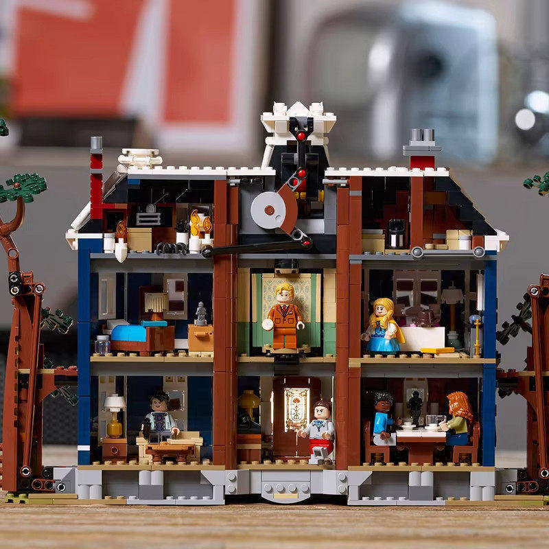 2593 pcs Stranger Things: The Creel House - Image 3