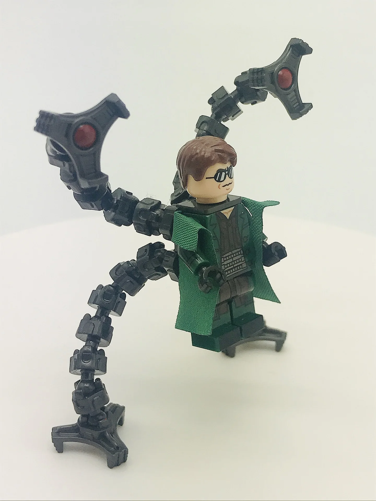 XH1833 Spider Hero Dr. Octopus Minifigure - Image 3